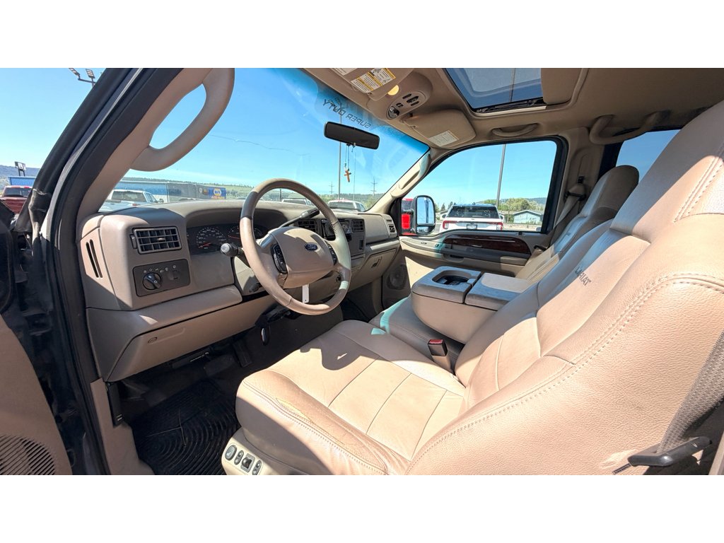 Used 2004 BLUE Ford  image 19