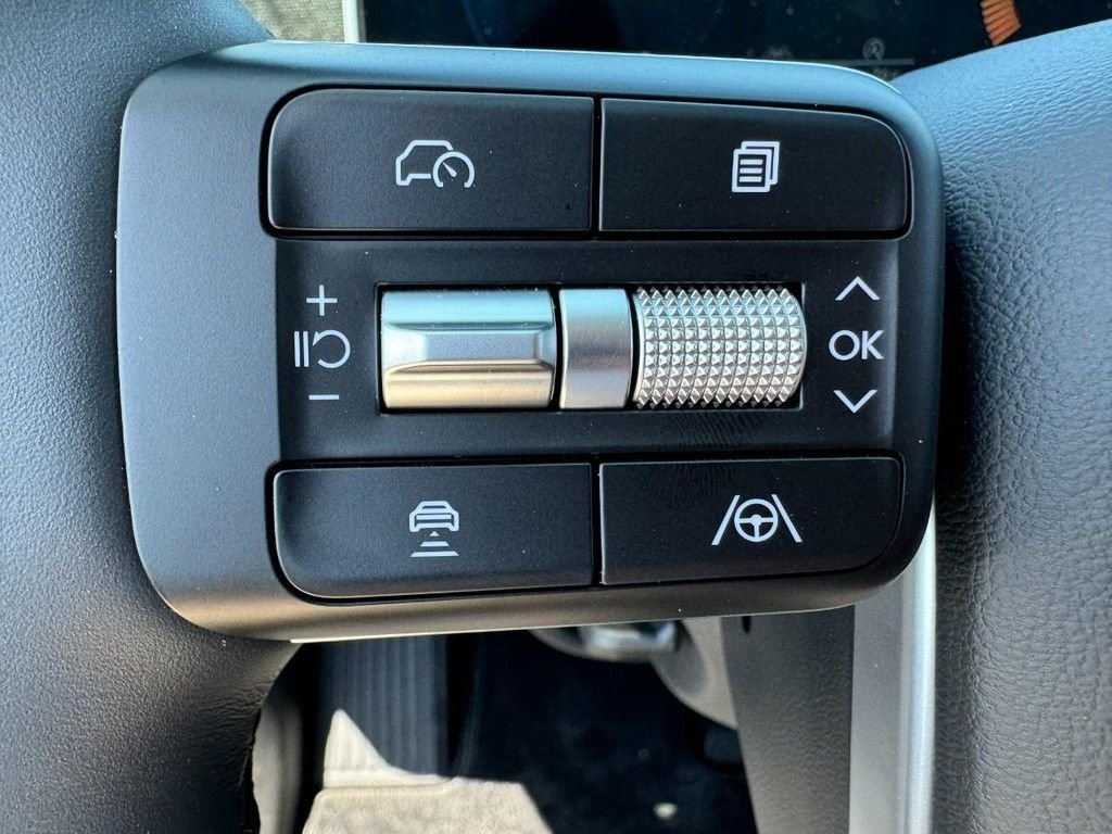 2025 Hyundai Santa Fe SE - Photo 16