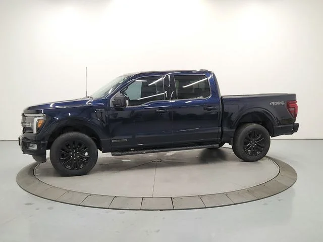 Used 2024  Ford Lariat image 4