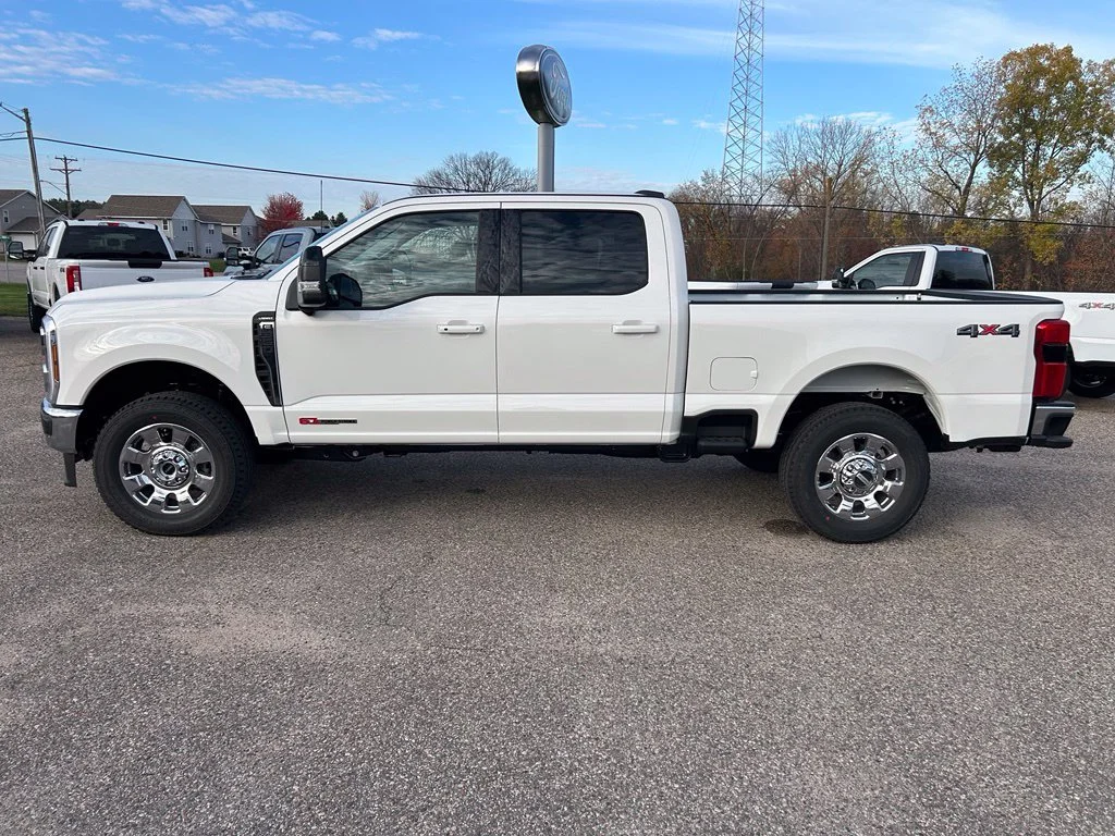 New 2027 Star White Metallic Tri-Coat Ford F-350® Lariat® image 4