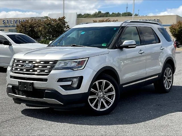 Used 2016 Ingot Silver Metallic Ford Limited image 16