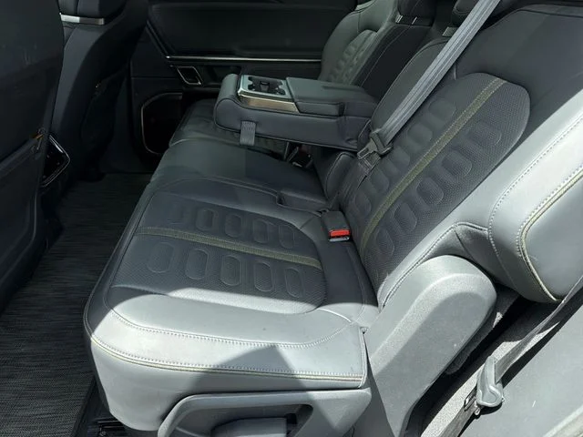 Used 2024  Rivian Adventure image 20