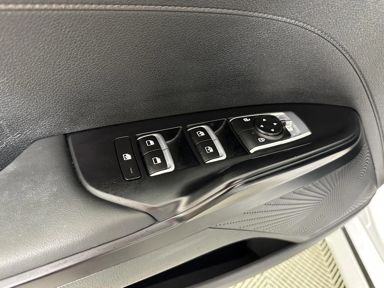 Used 2023 Glacial White Pearl Kia GT-Line image 24