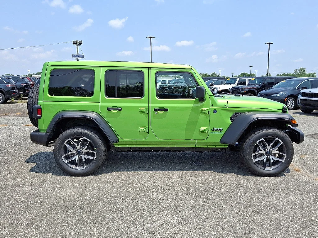 New 2025 Mojito Clear-Coat Exterior Paint Jeep Sport S image 9