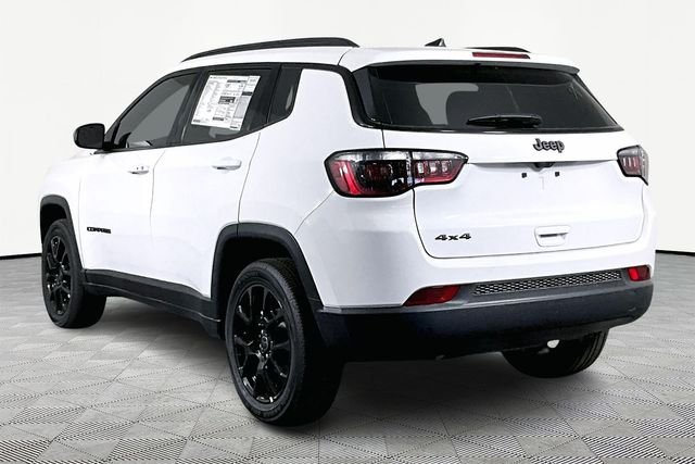 New 2026 Bright White Clear-Coat Exterior Paint Jeep Latitude image 4