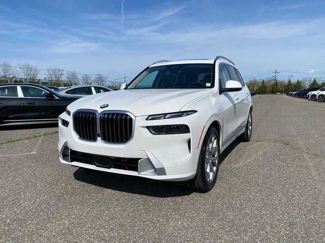 2027 BMW X7