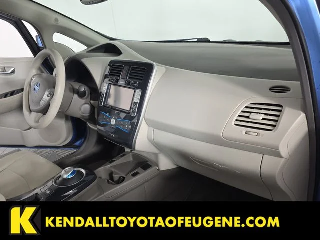 Used 2011 Blue Nissan SL image 17