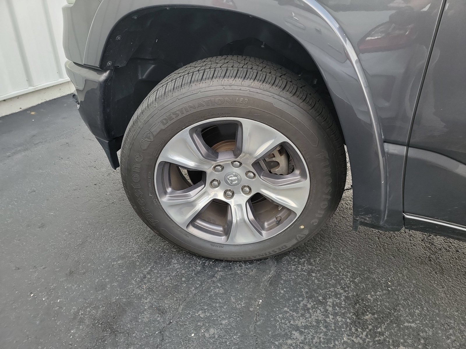 Used 2021 Granite Crystal Metallic Clearcoat Ram Laramie image 28