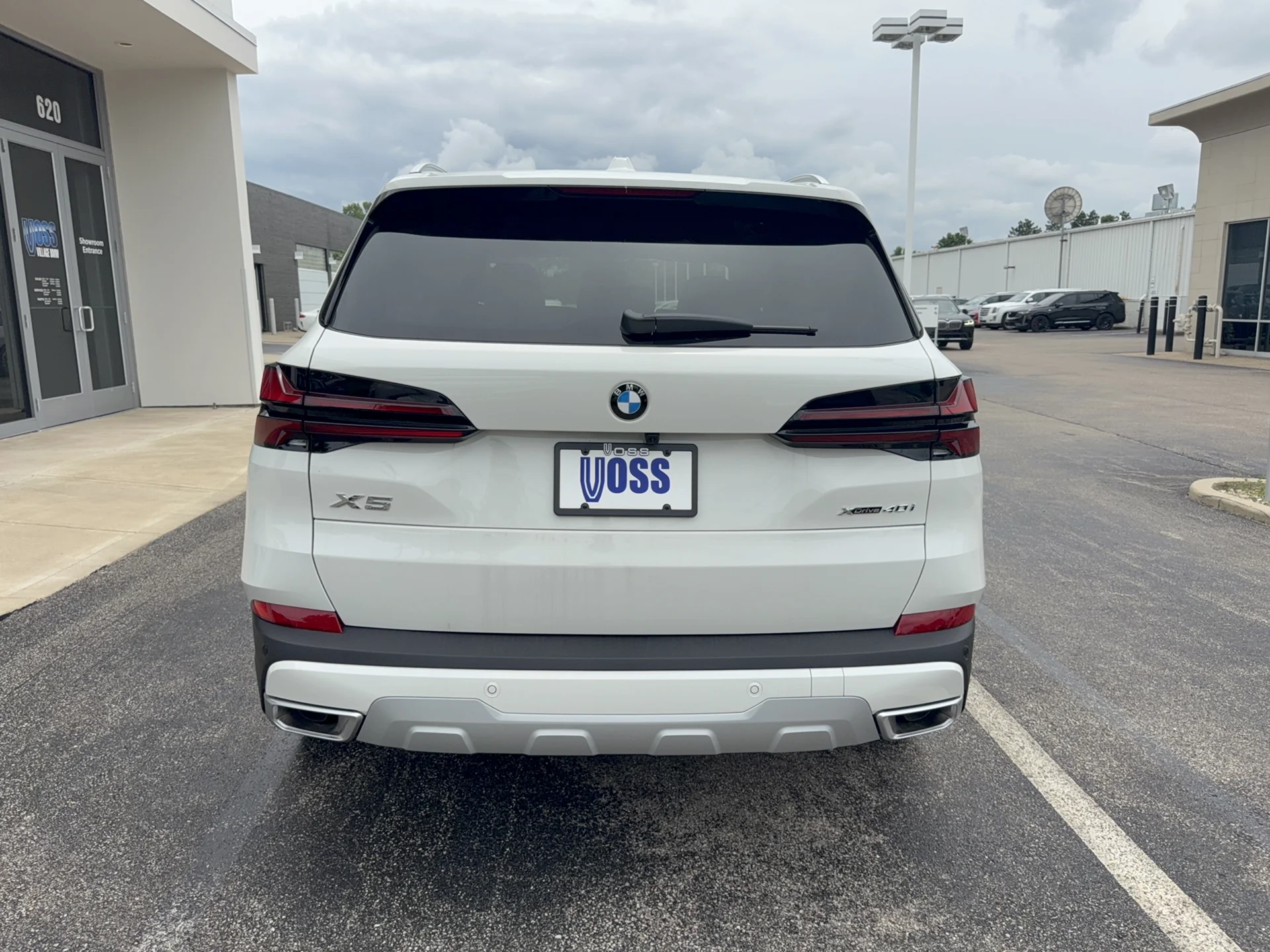 New 2026 Alpine White BMW xDrive40i image 4