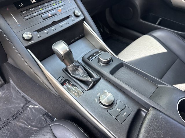2020 Lexus IS 300 - Photo 21