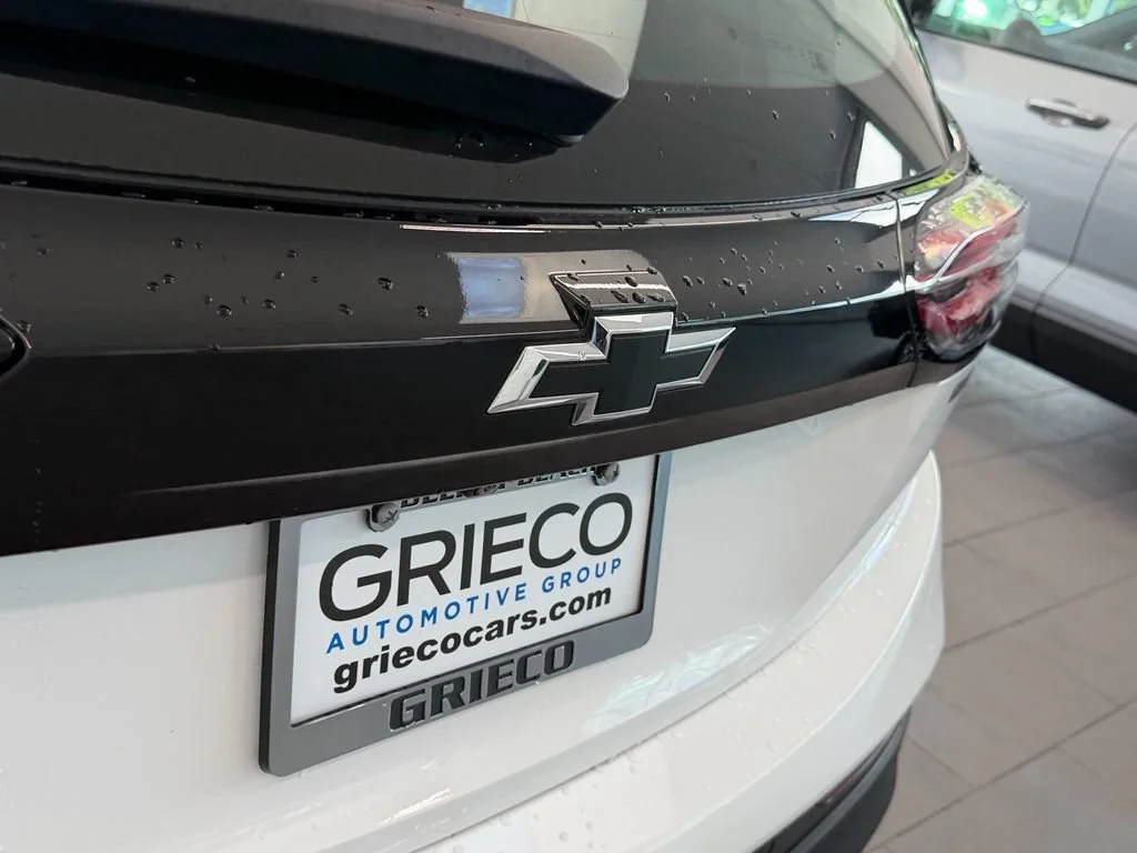 Used 2023 SUMMIT WHITE Chevrolet 2LT image 13