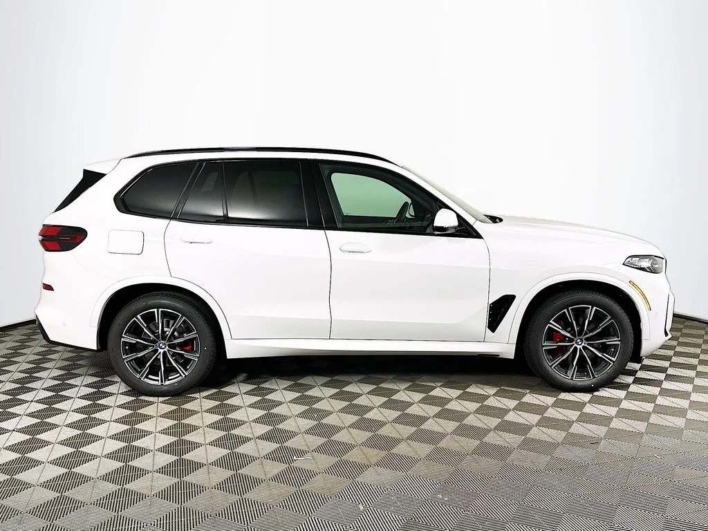New 2026 Alpine White BMW xDrive40i image 4