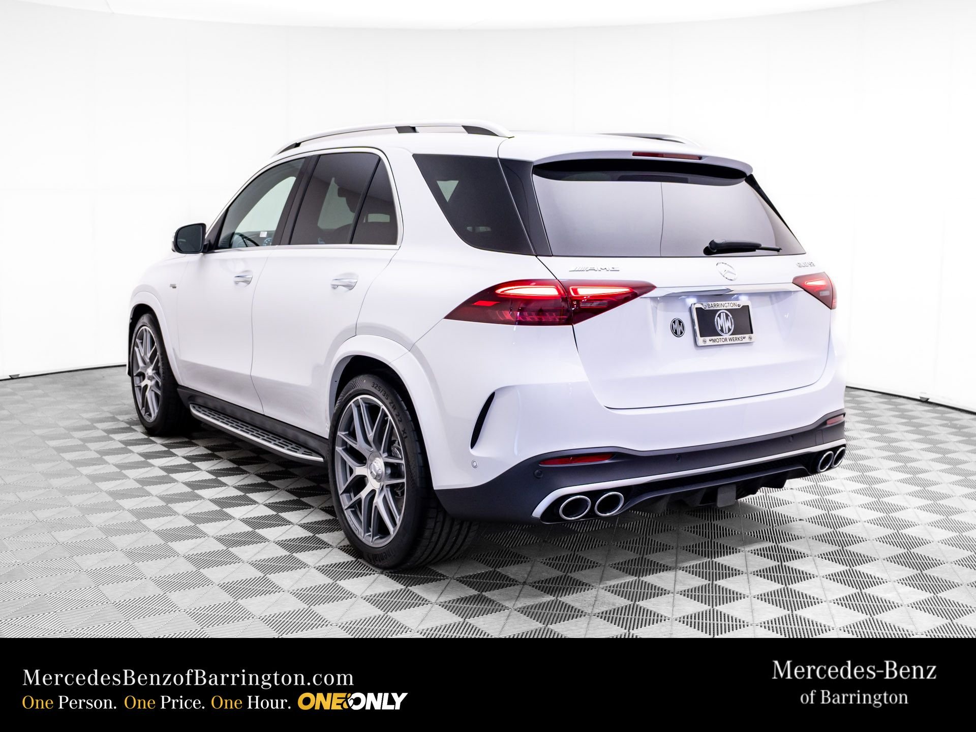 New 2026 MANUFAKTUR Moonlight White Metallic Mercedes-Benz GLE 53 AMG® image 3