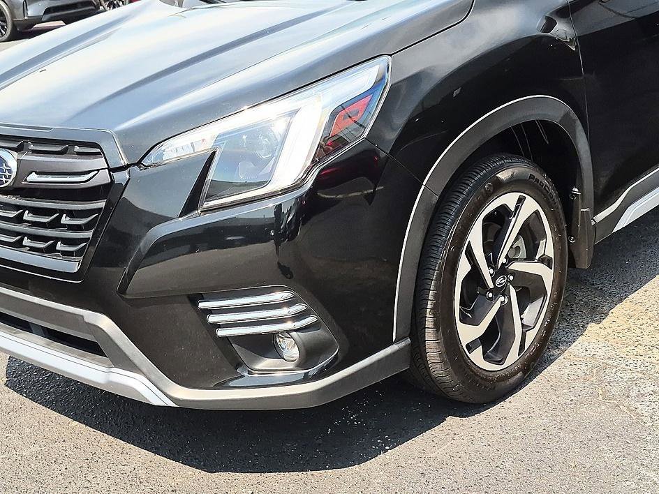 Used 2022 Crystal Black Silica Subaru Touring image 9
