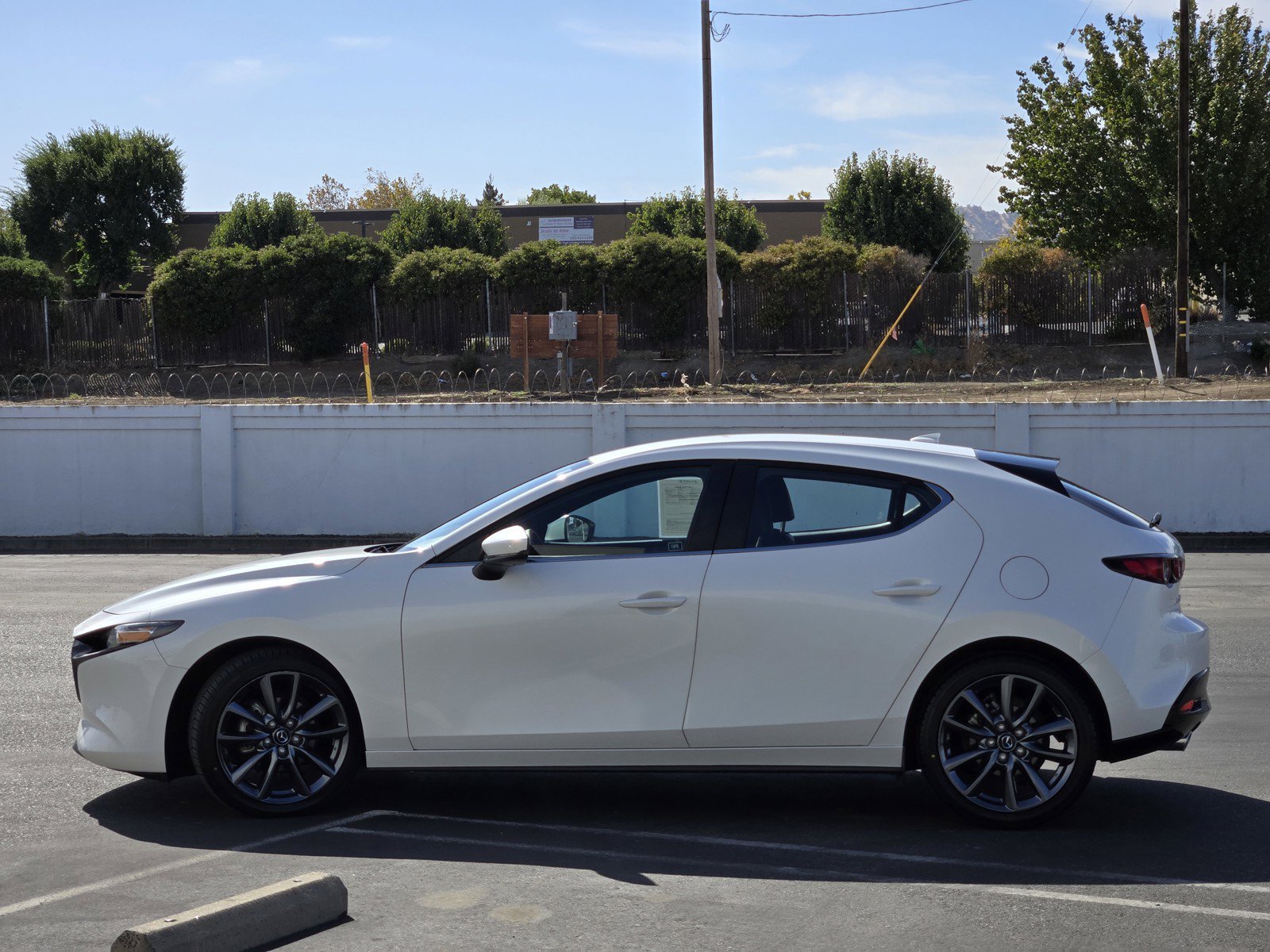 Used 2020 Snowflake White Pearl Mica Mazda Preferred Package image 7