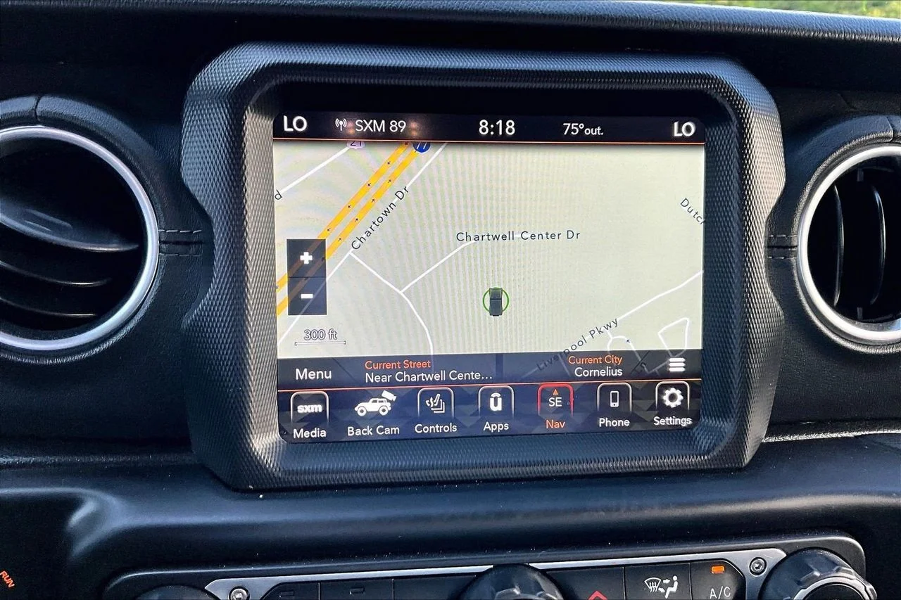 Used 2021 Black Jeep Sahara image 12