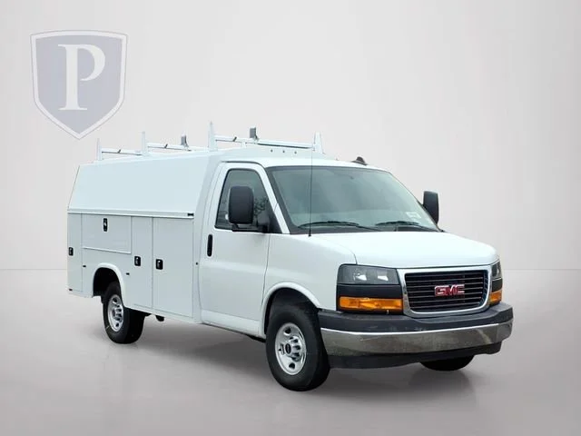 2025 GMC Savana Cutaway