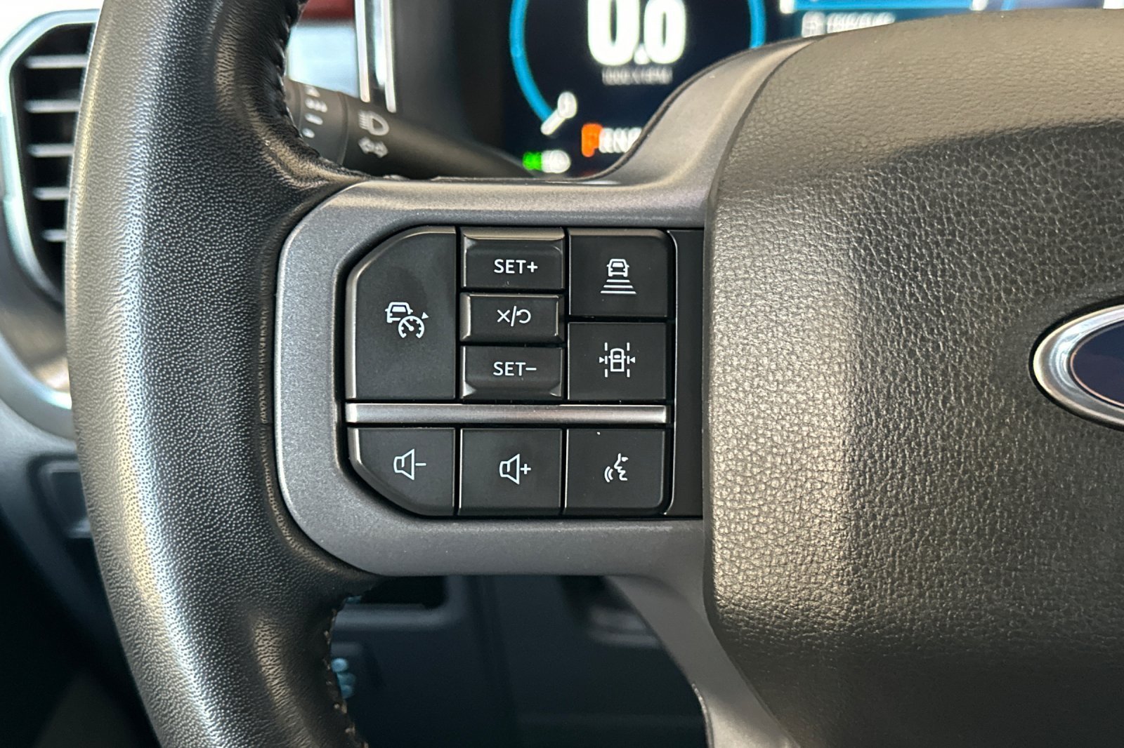Used 2023 White Ford Lariat image 25