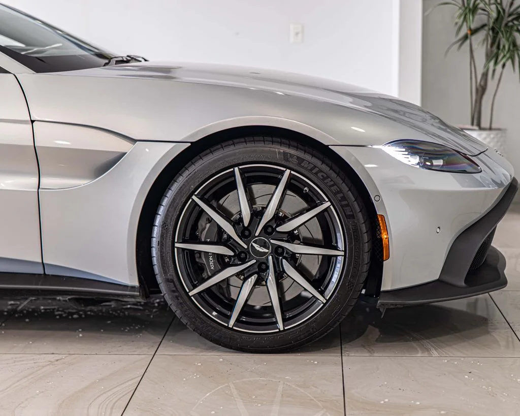 Used 2020 Silver Aston Martin Base image 10