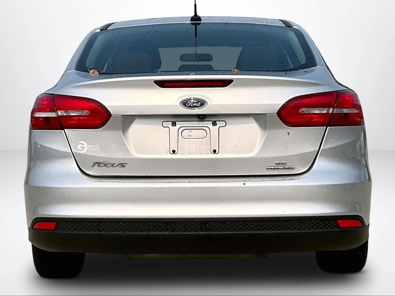 Used 2016 Silver Ford SE image 5