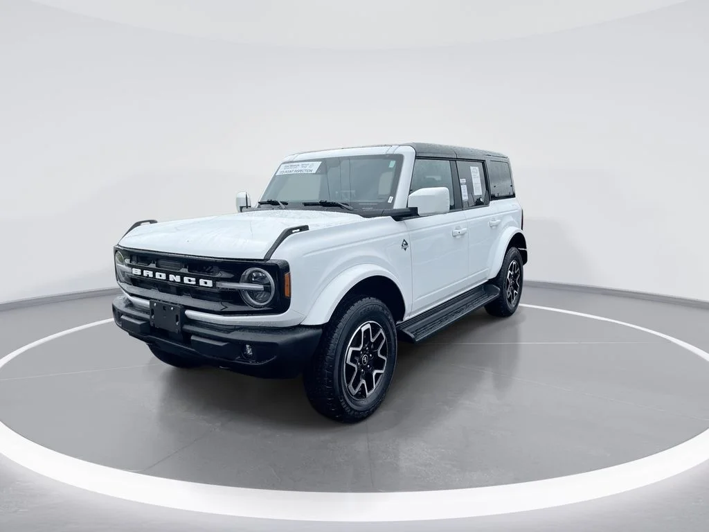 Used 2025 White Ford Outer Banks image 4