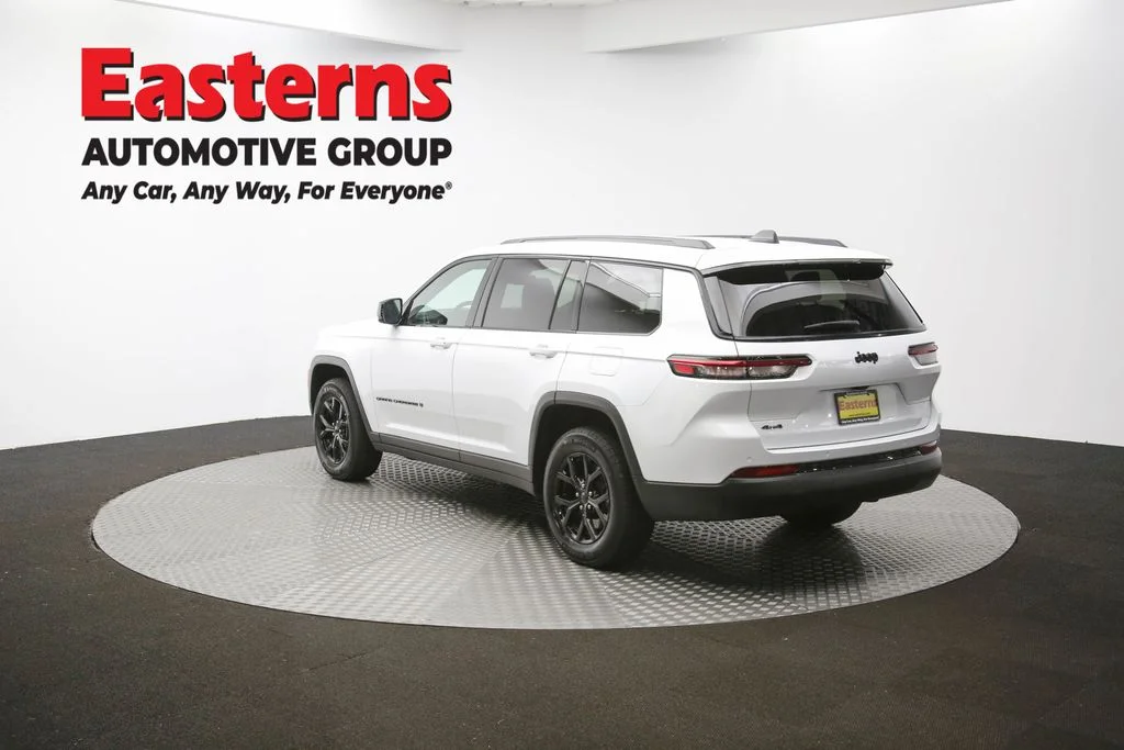 Used 2024 White Jeep Altitude image 67