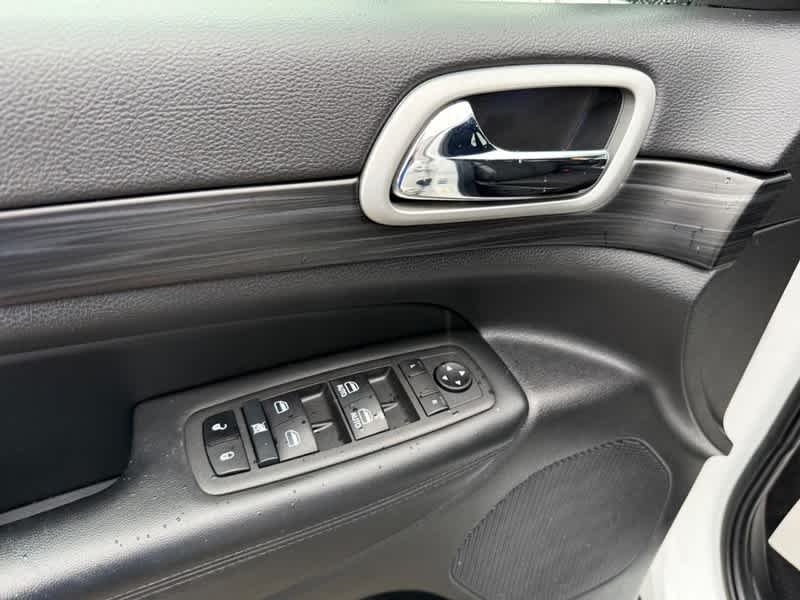 Used 2022 Bright White Clear Coat Jeep Laredo E image 25