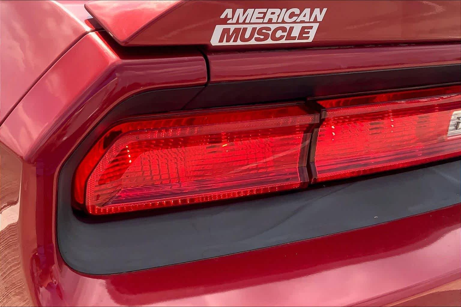 Used 2010 Inferno Red Crystal Pearl Dodge SE image 22