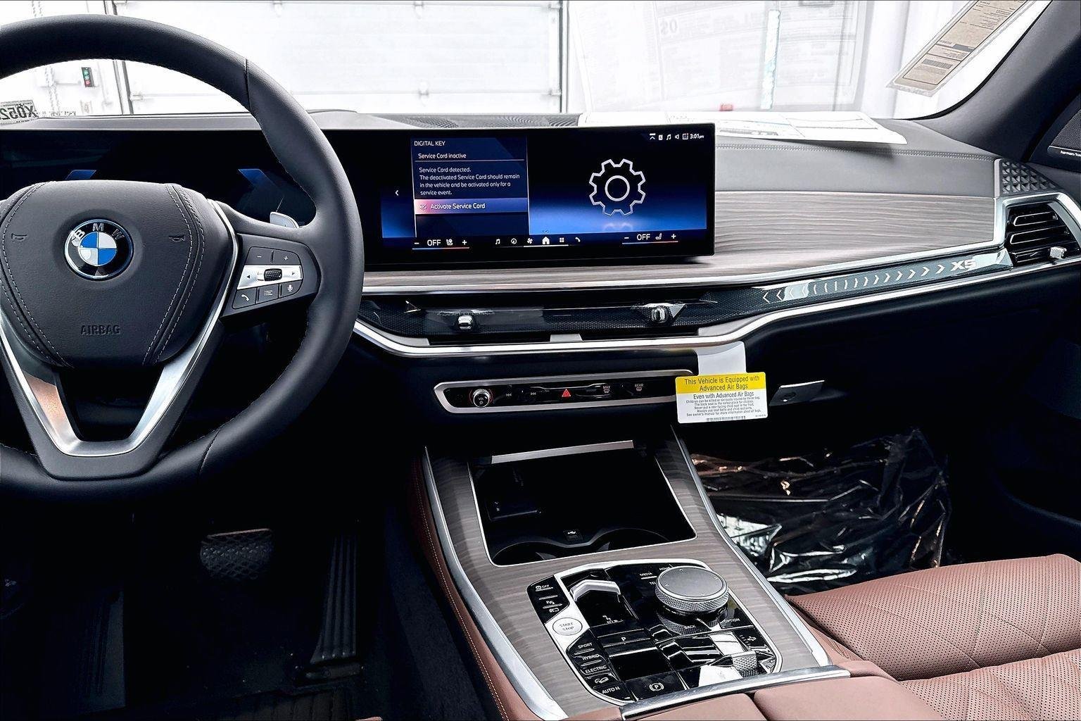 New 2026 Mineral White Metallic BMW xDrive50e image 13