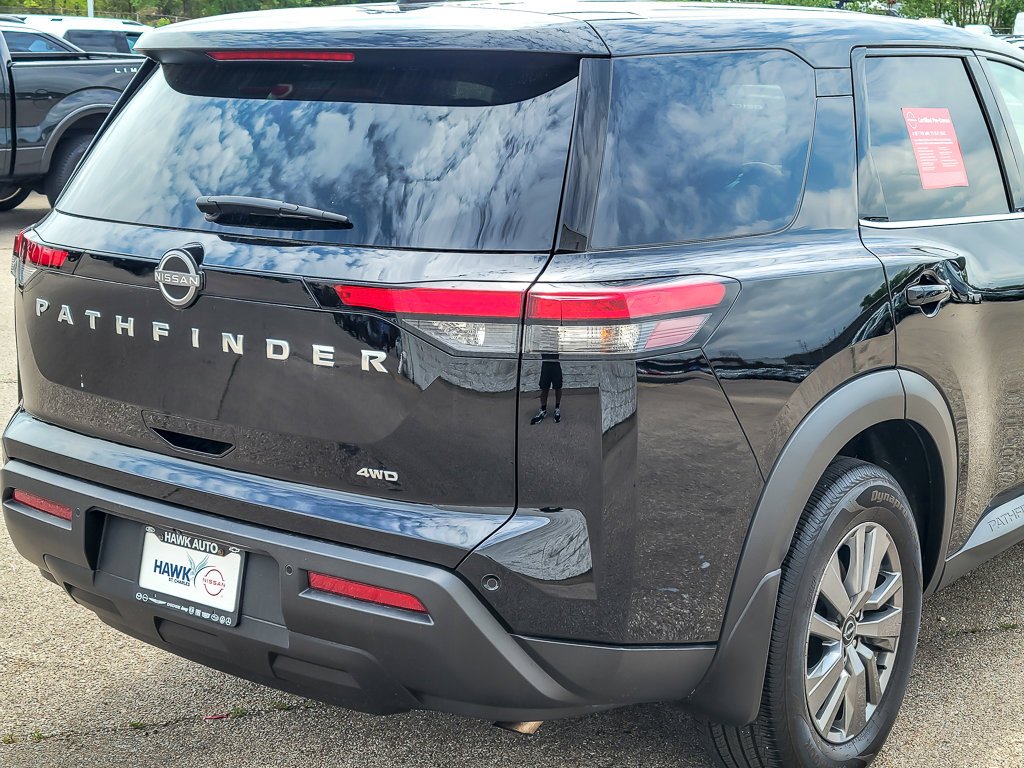 Certified Used 2025 Super Black Nissan S image 6