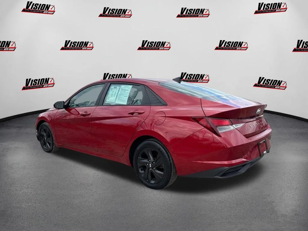 Used 2021 Red Hyundai SEL image 7