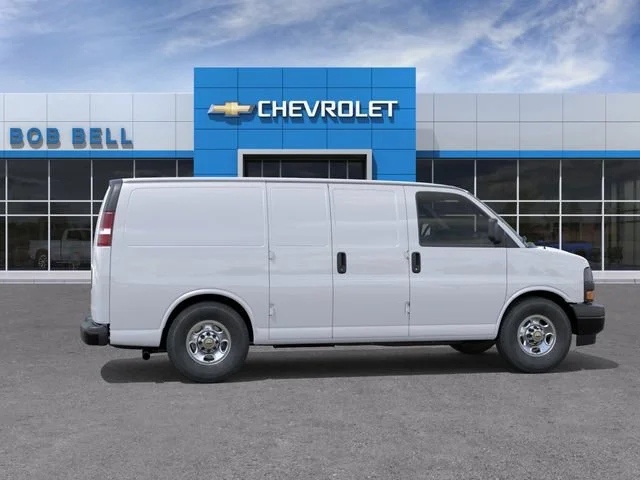 New 2026 Summit White Chevrolet WT image 5
