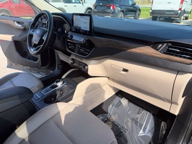 Used 2020 Magnetic Ford Titanium image 38