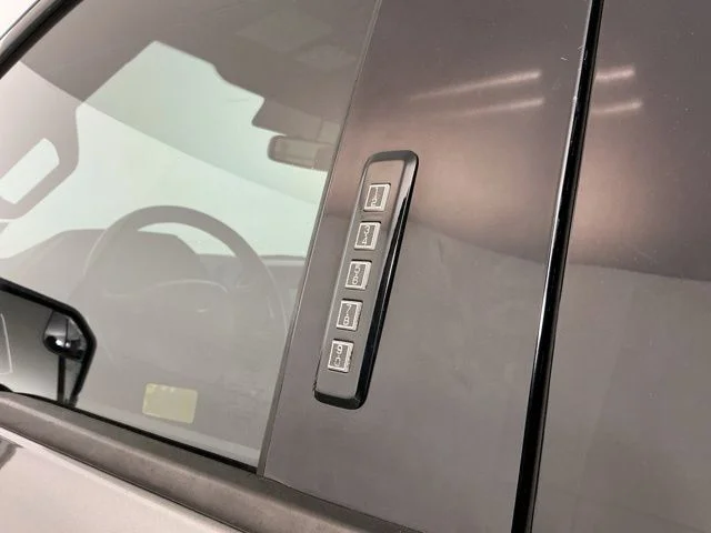 Used 2016 Gray Ford  image 10