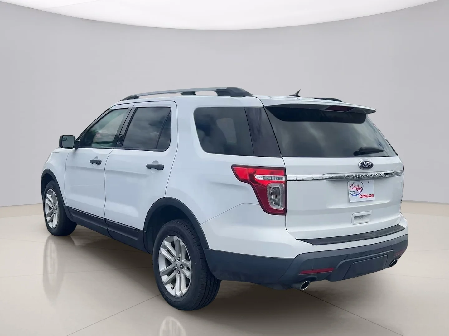 Used 2015 White Ford 4WD image 3
