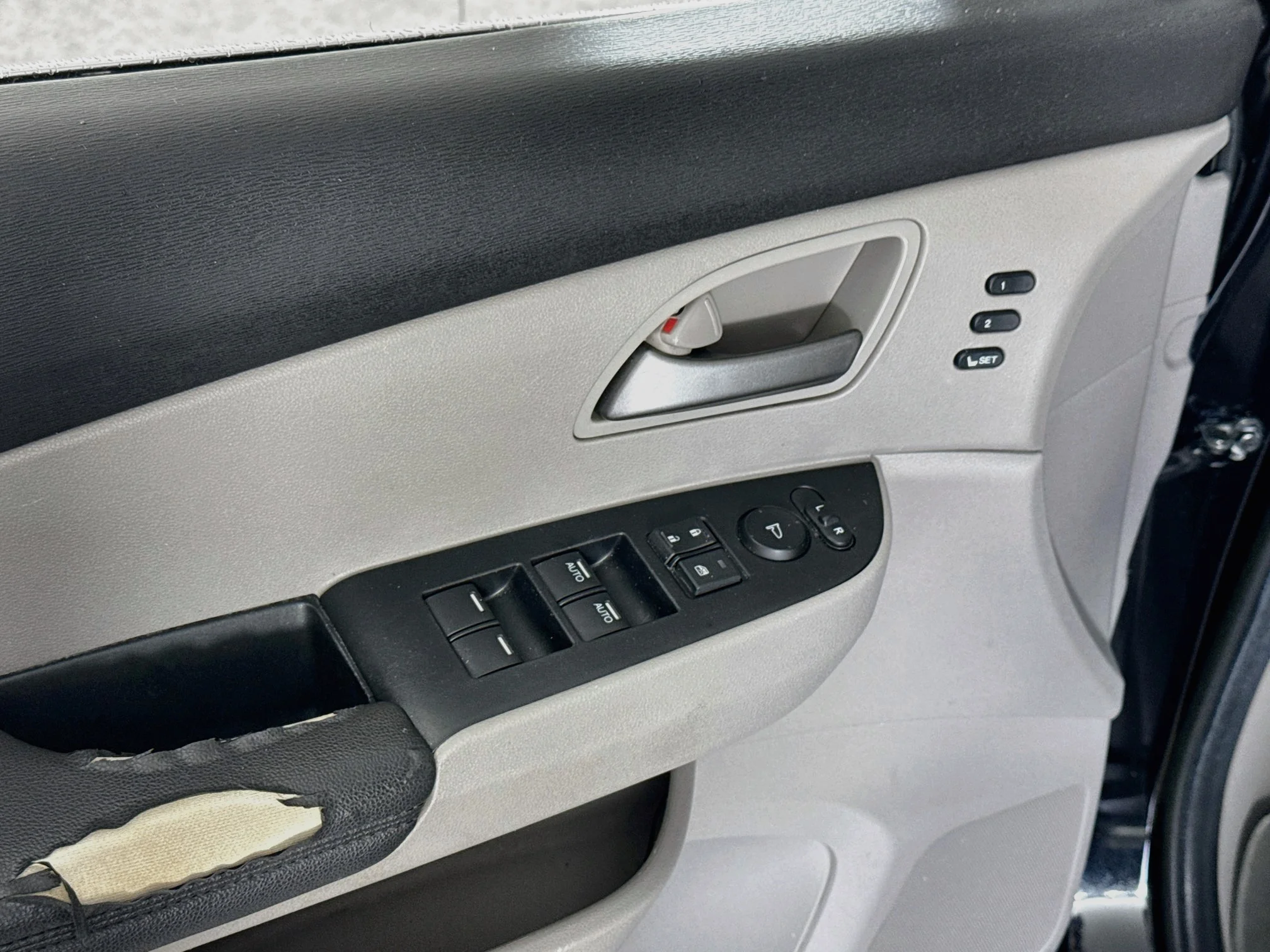 Used 2013 Crystal Black Pearl Honda Touring image 18