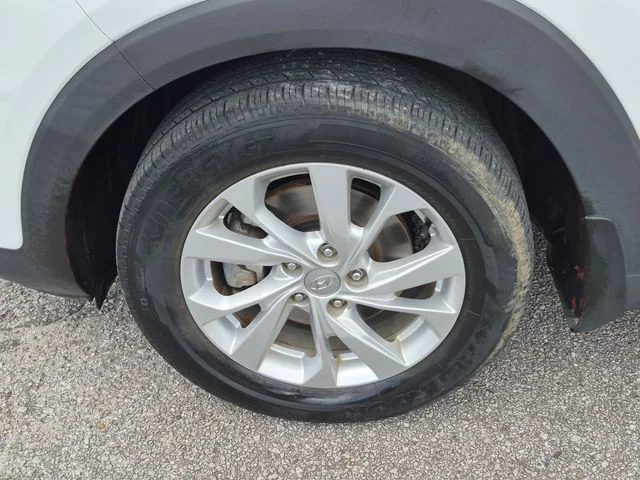 Used 2021 White Hyundai Value image 9