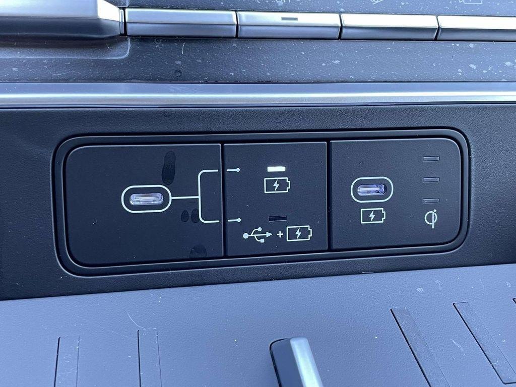 New 2026 White Hyundai SEL AWD image 30