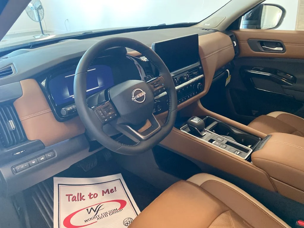 New 2026 Gray Nissan Platinum image 14