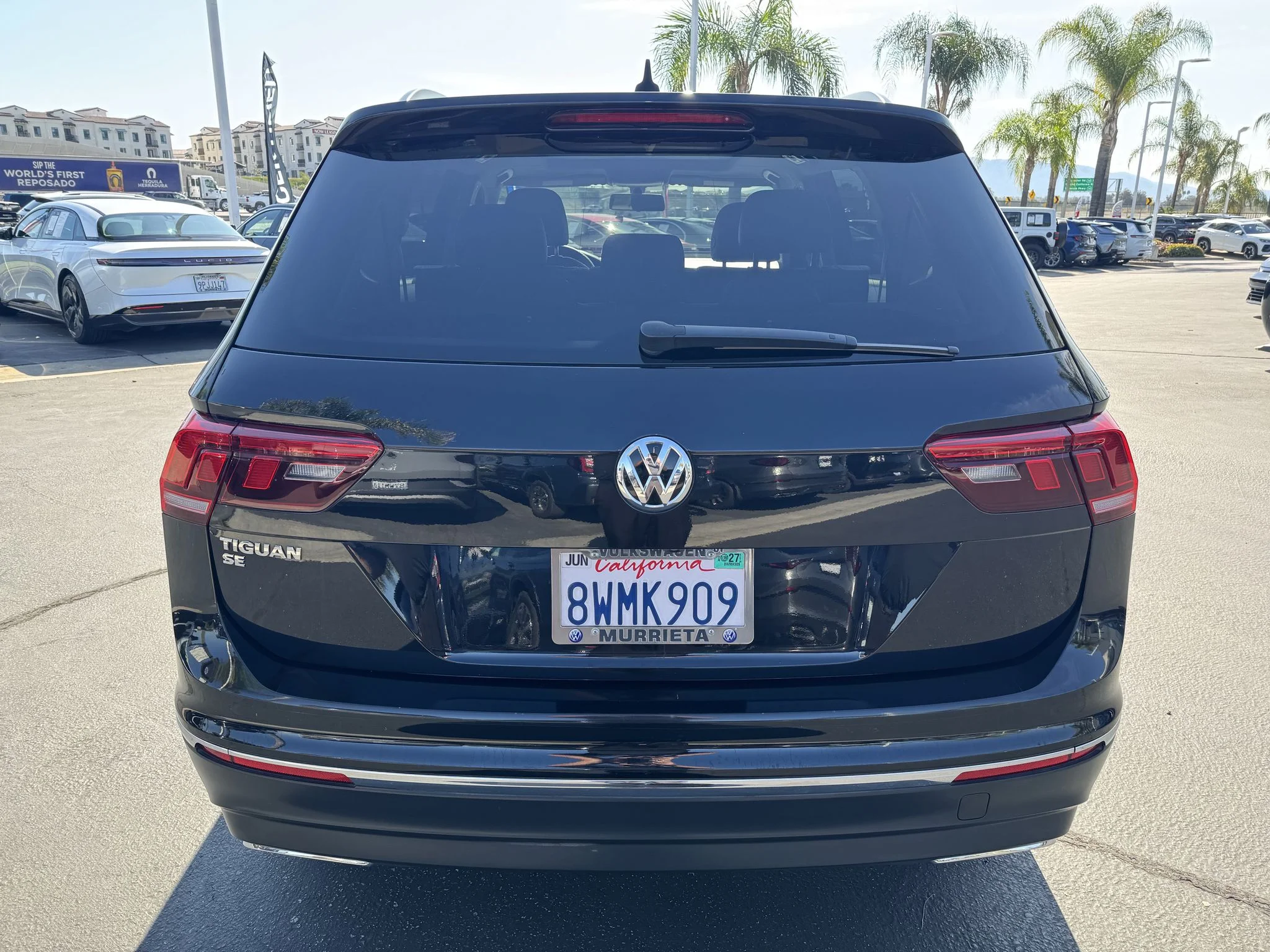 Used 2020 Deep Black Pearl Volkswagen SE image 8