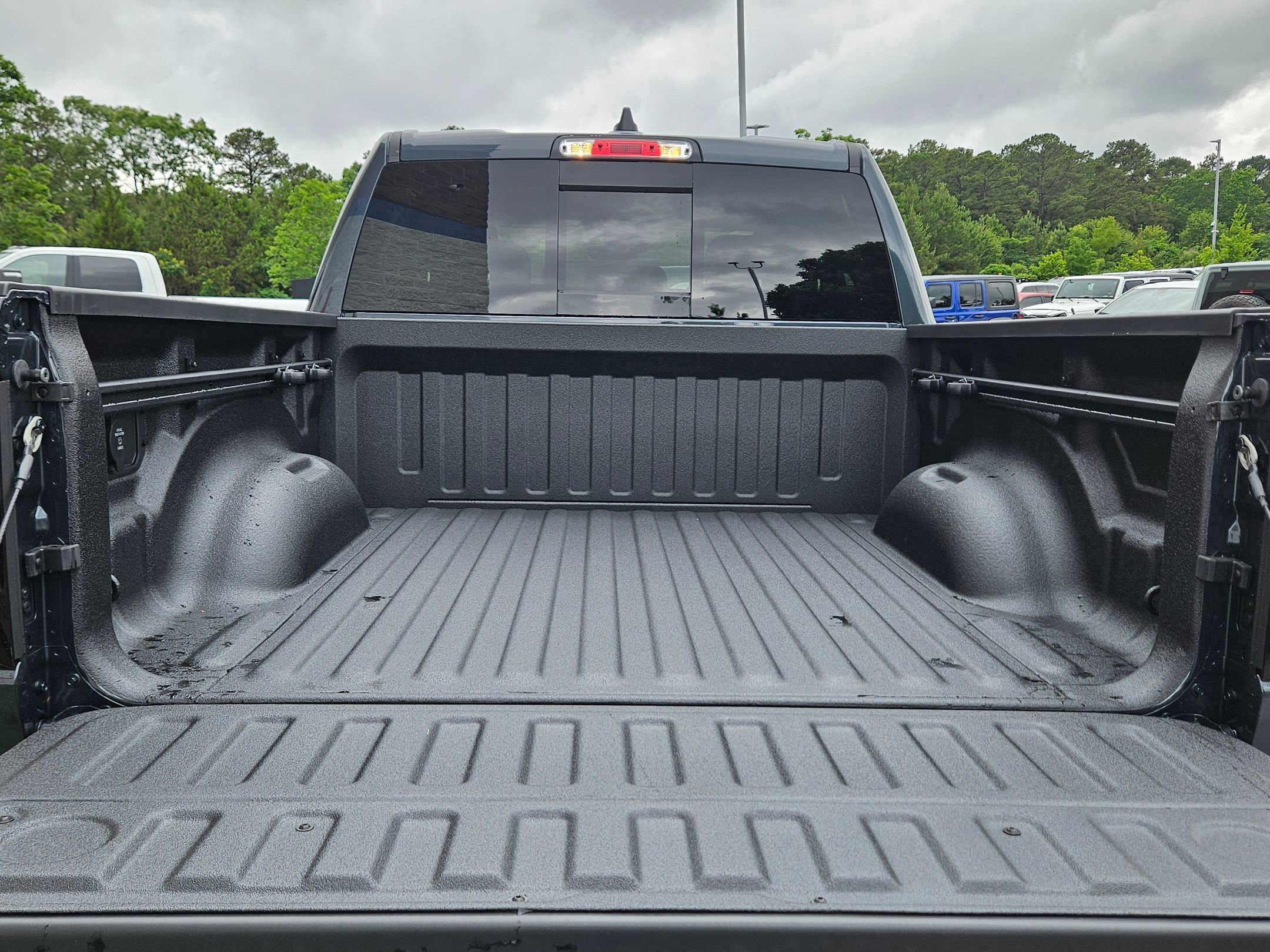 New 2026 Forged Blue Metallic Exterior Paint RAM Big Horn image 25