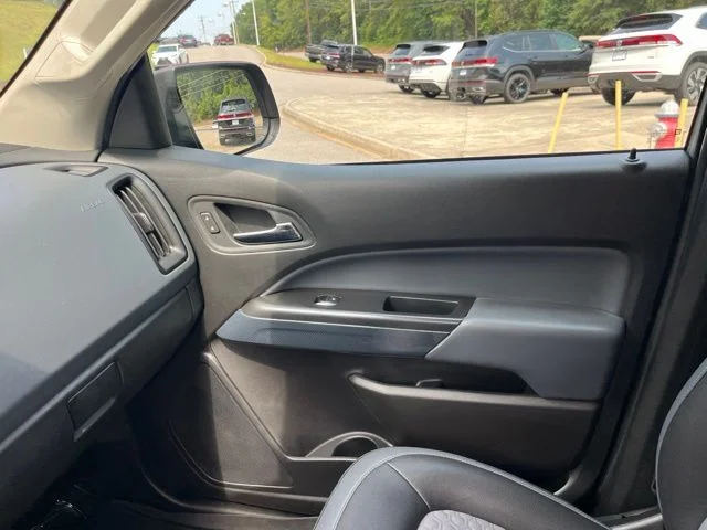 Used 2019 Red Chevrolet Z71 image 25