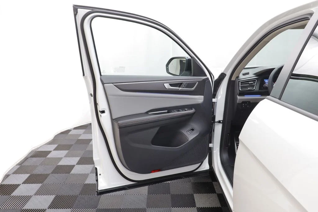 New 2026 White Volkswagen Peak Edition image 6