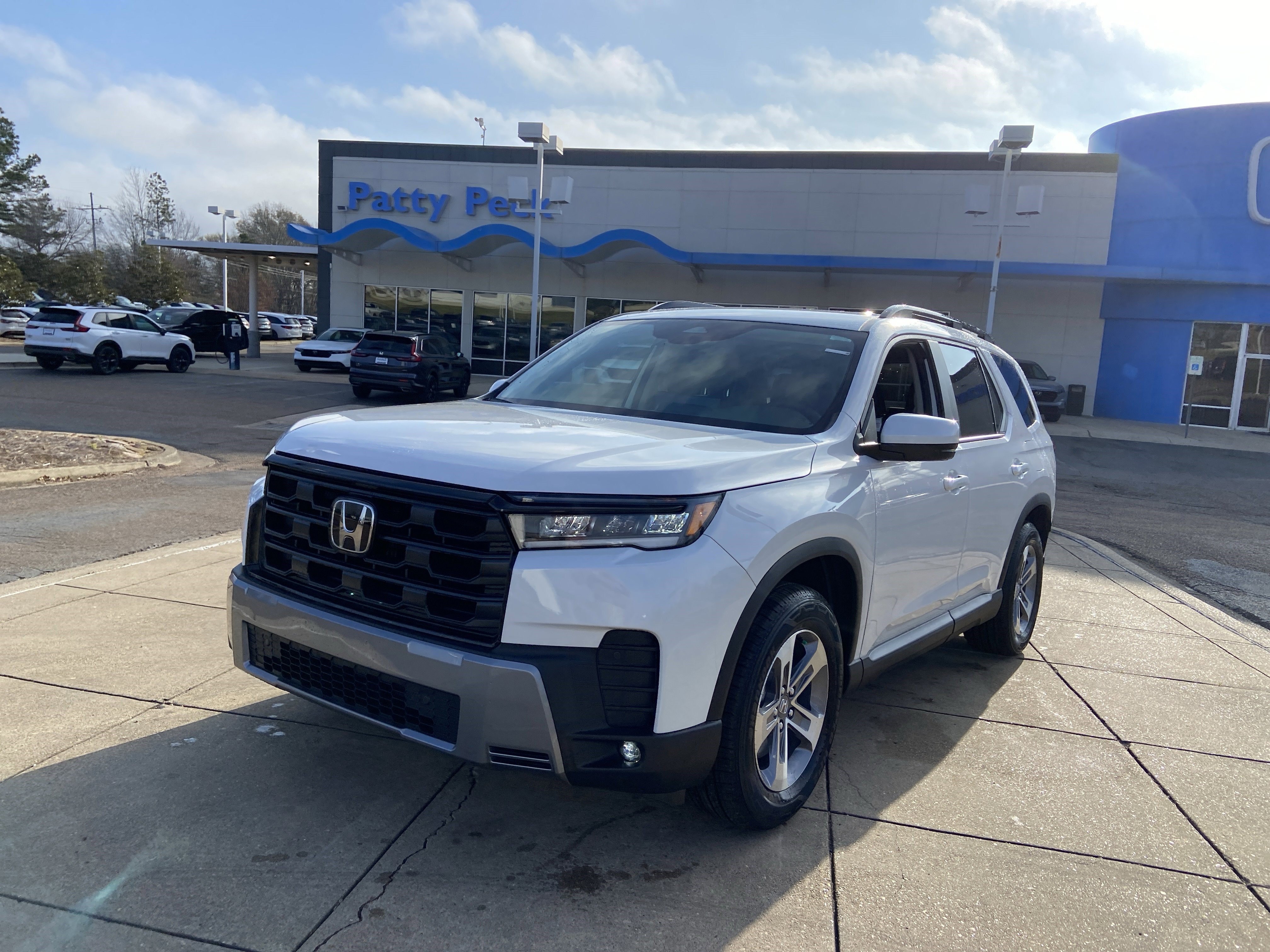 New 2026 Platinum White Pearl Honda EX-L image 4