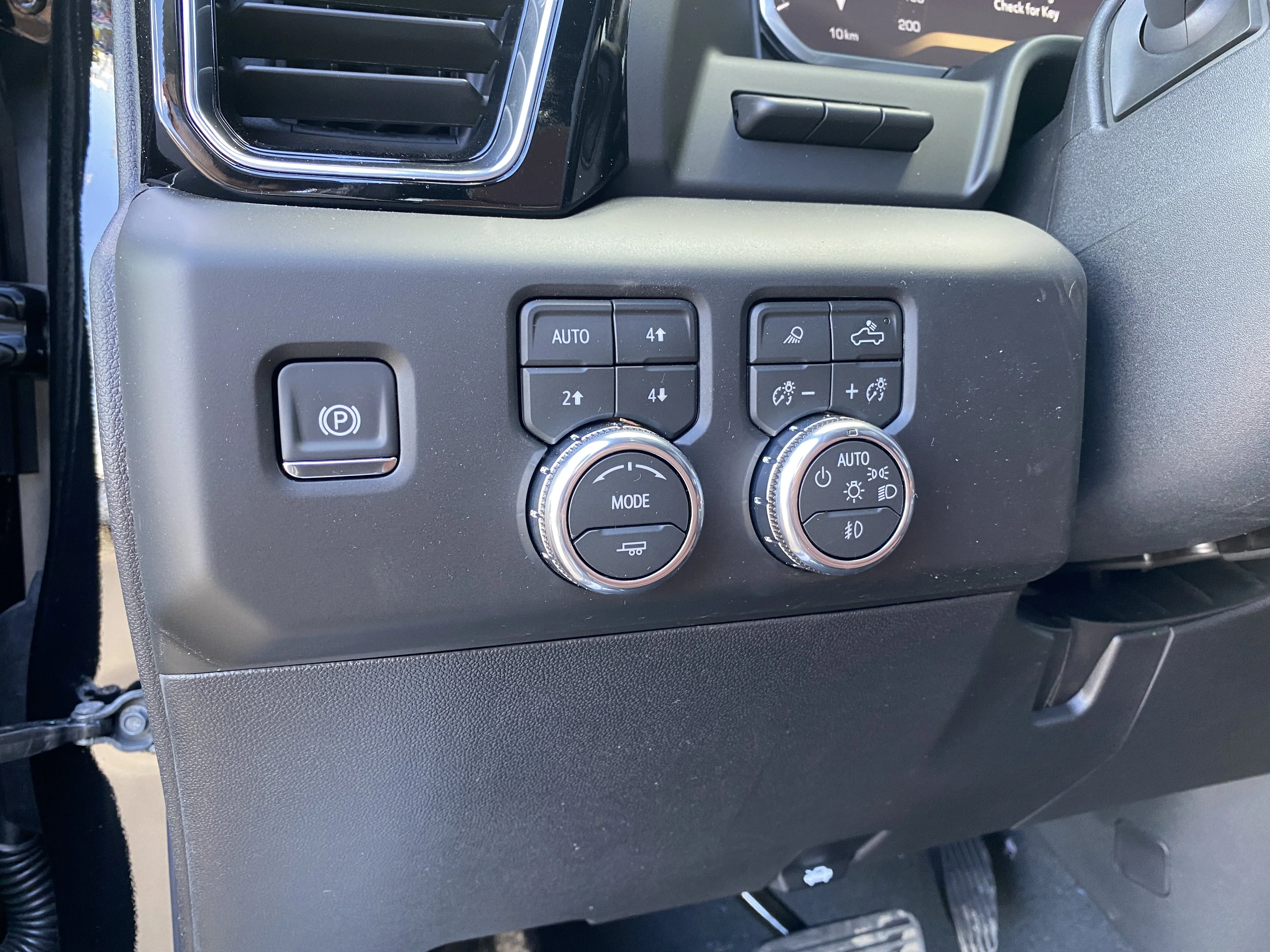 New 2026 ONYX BLACK GMC Denali Ultimate image 27