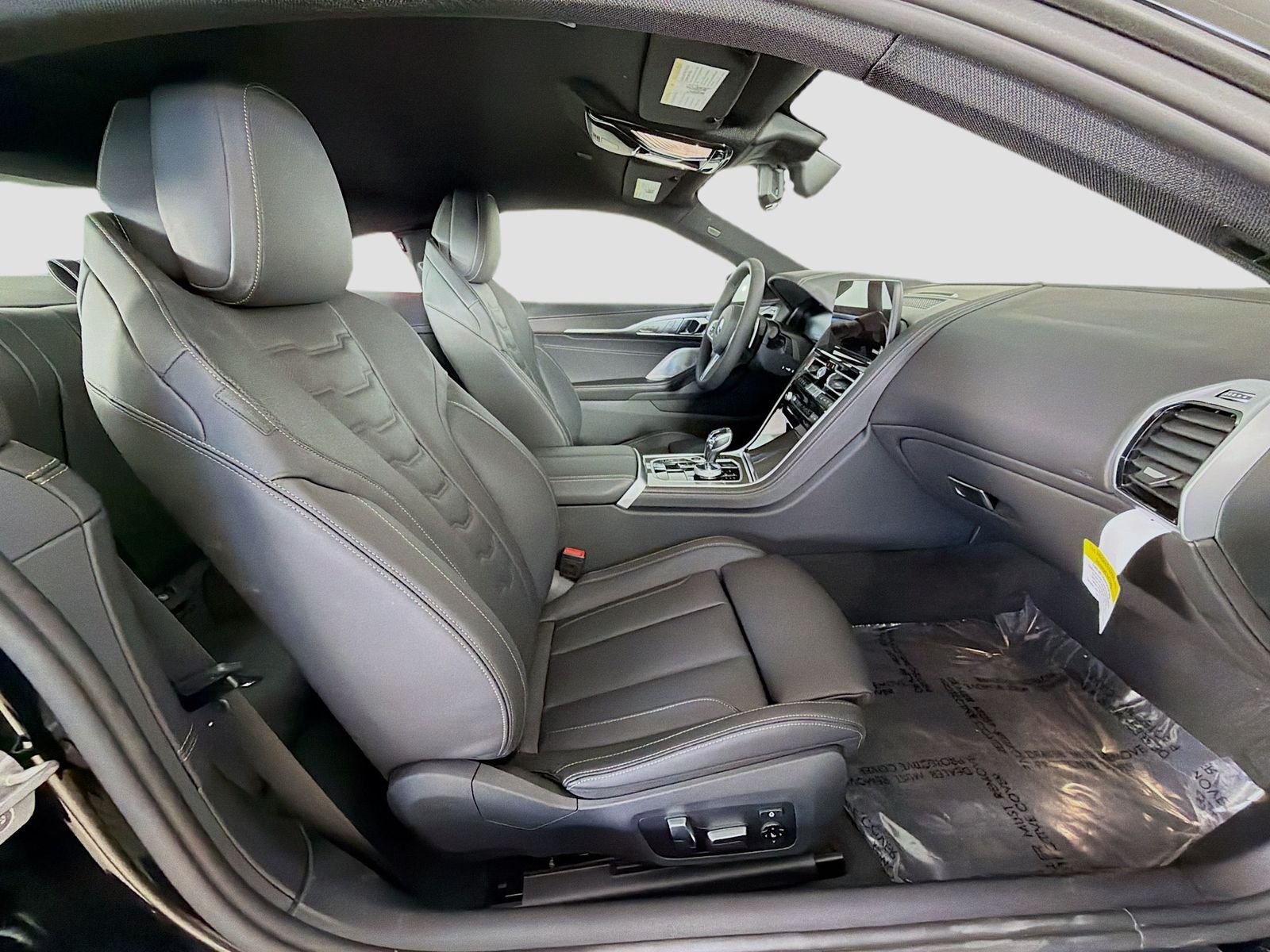 2026 BMW 8 Series 840i - Photo 27