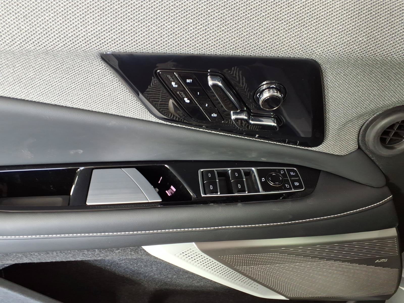 2026 Cadillac OPTIQ Sport - Photo 12