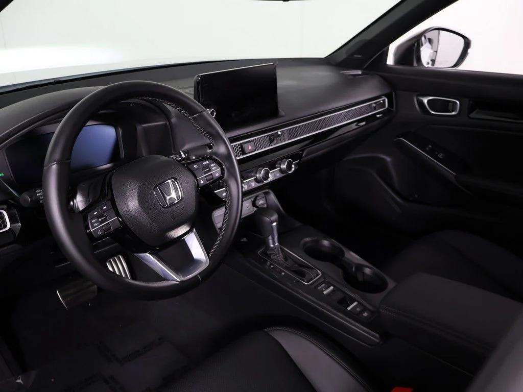 Used 2025 Platinum White Pearl Honda Sport Touring image 29