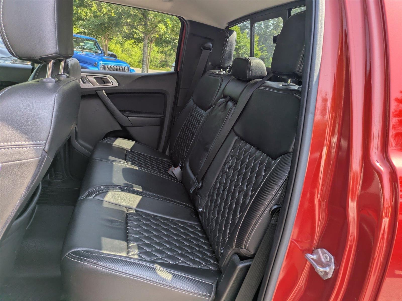 Used 2022 Hot Pepper Red Metallic Tinted Clearcoat Ford XLT image 16