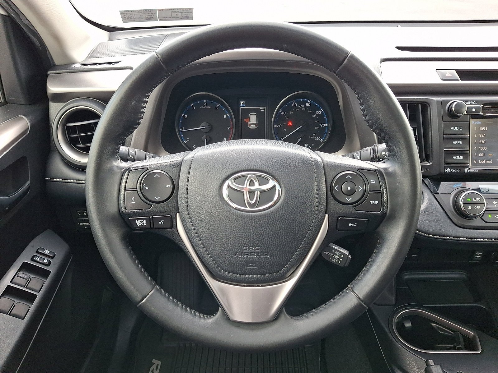 Used 2018 Super White Toyota XLE image 21